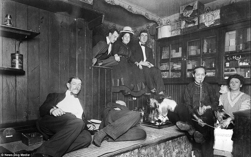 Sweet datura: photos of opium dens in the USA of the XX century