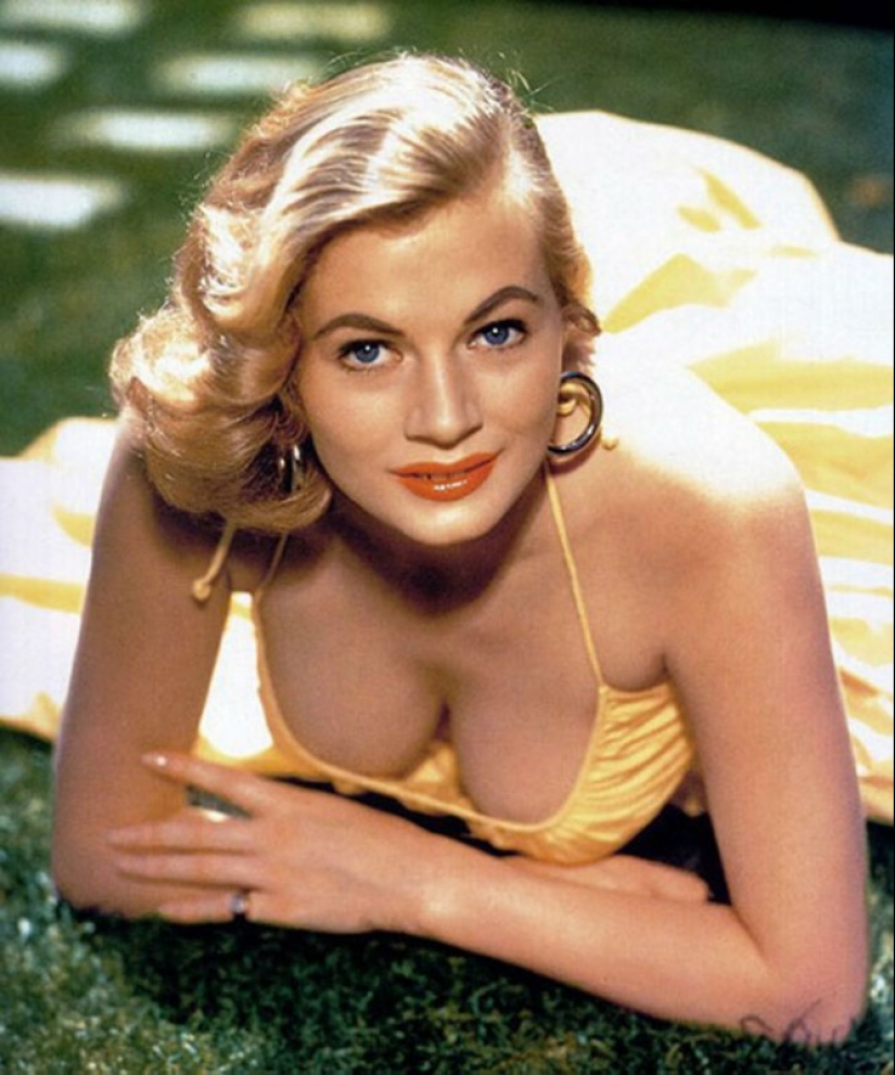 "Sweet Life" by Swedish Marilyn Monroe