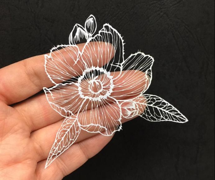 Talla de papel de filigrana de la artista japonesa Rika Fukuda