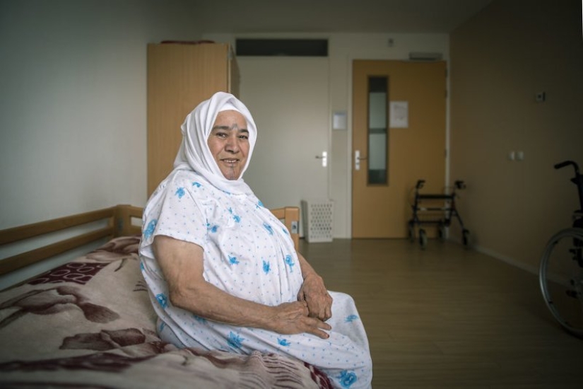 Tatuado de edad hombres y mujeres en el proyecto "la Edad de tatuaje: nunca es demasiado tarde" Tatuado de edad hombres y mujeres en el proyecto "la Edad de tatuaje: nunca es demasiado tarde"