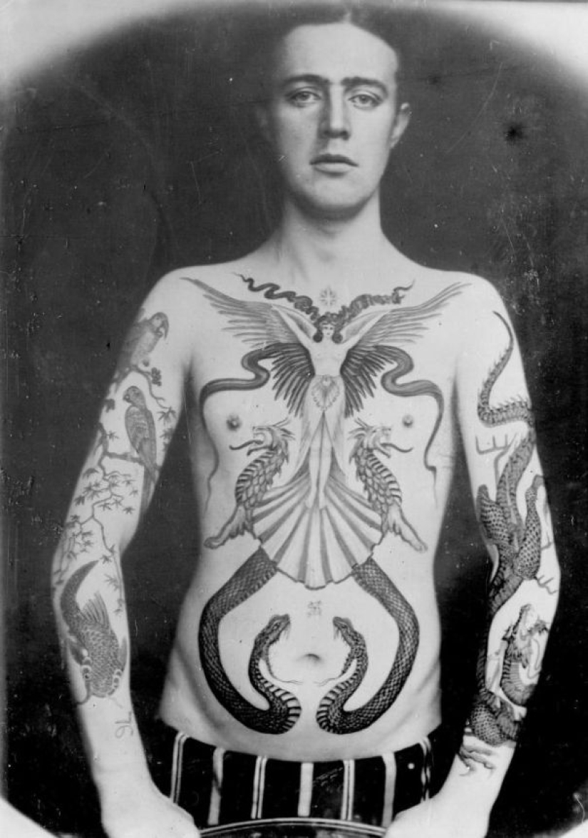 Tatuajes de lujo de la época victoriana: querubines, dragones y escudos de armas Tatuajes de lujo de la época victoriana: querubines, dragones y escudos de armas