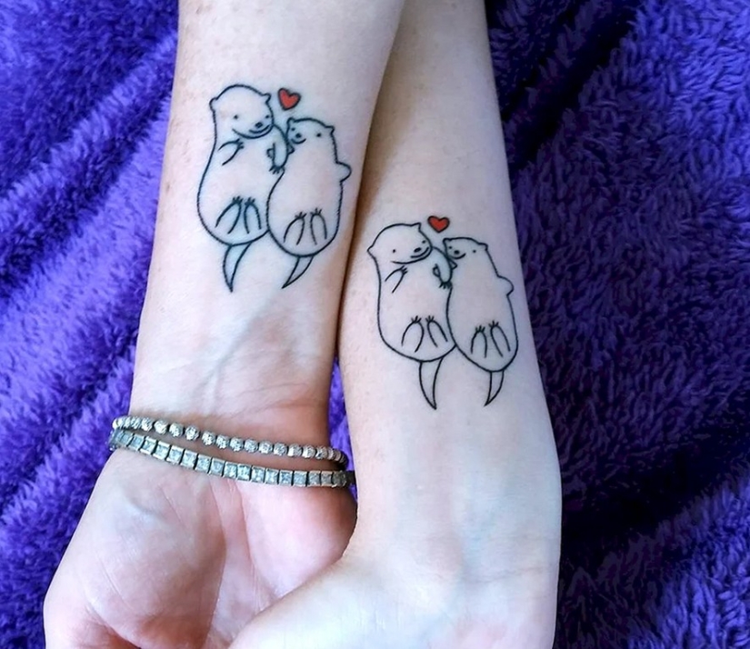 Tatuajes de madre e hija a juego que dicen mucho sin palabras