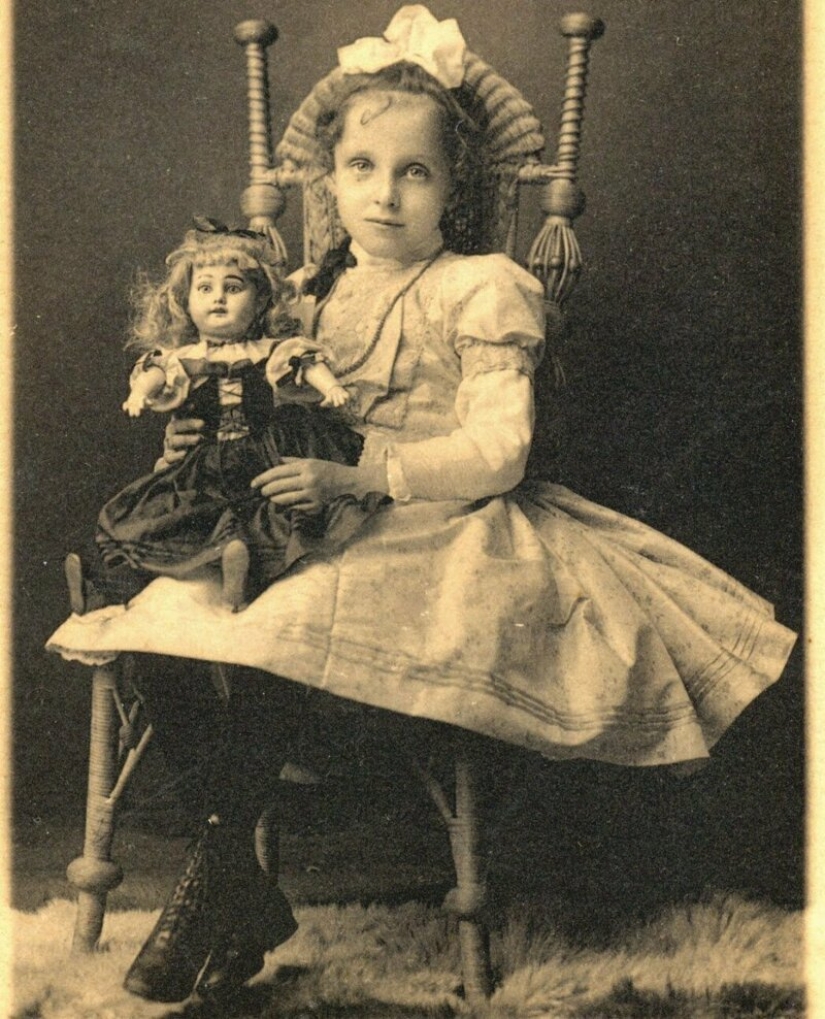 Terrible juego, o por Qué en los días de antaño, los niños jugaban en el funeral