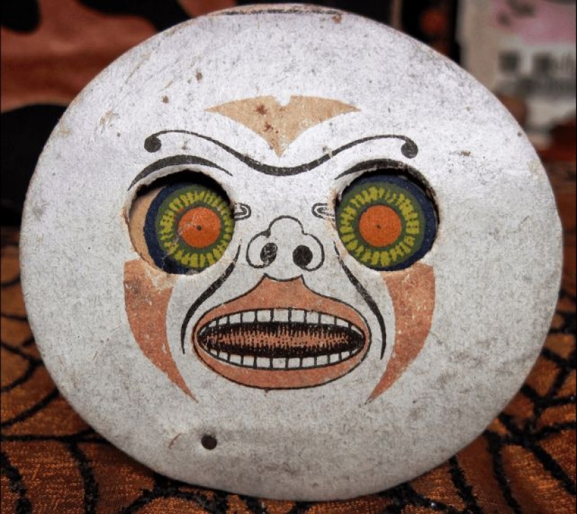 Terriblemente divertido. Juguetes viejos que te hacen sentir incómodo Terriblemente divertido. Juguetes viejos que te hacen sentir incómodo