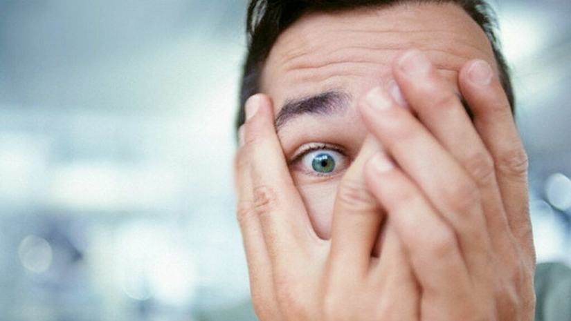 Testigo del Trauma: Cómo la contemplación de la violencia destruye la psique de una persona Testigo del Trauma: Cómo la contemplación de la violencia destruye la psique de una persona