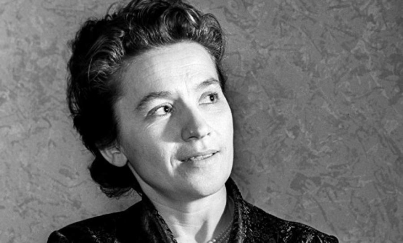 The 14 Most Beautiful Female Intelligence Officers in History