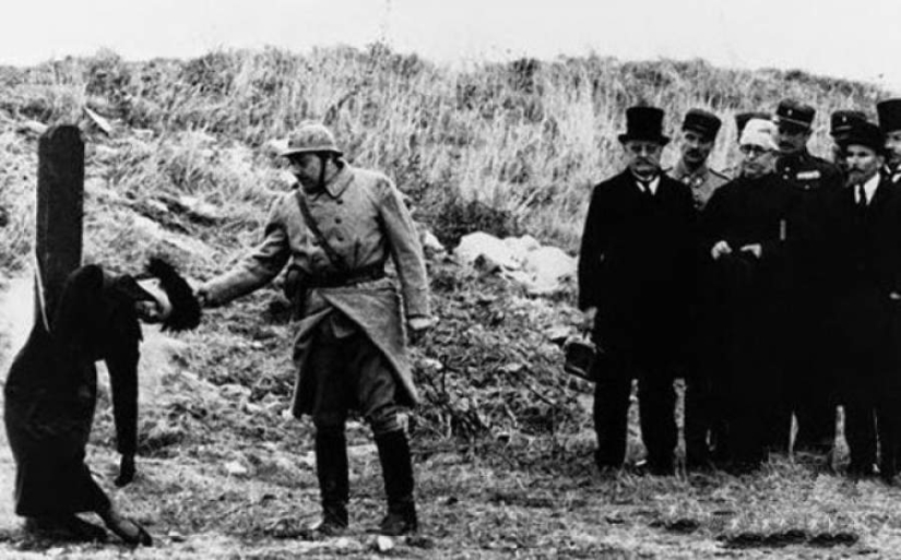 The 14 Most Beautiful Female Intelligence Officers in History