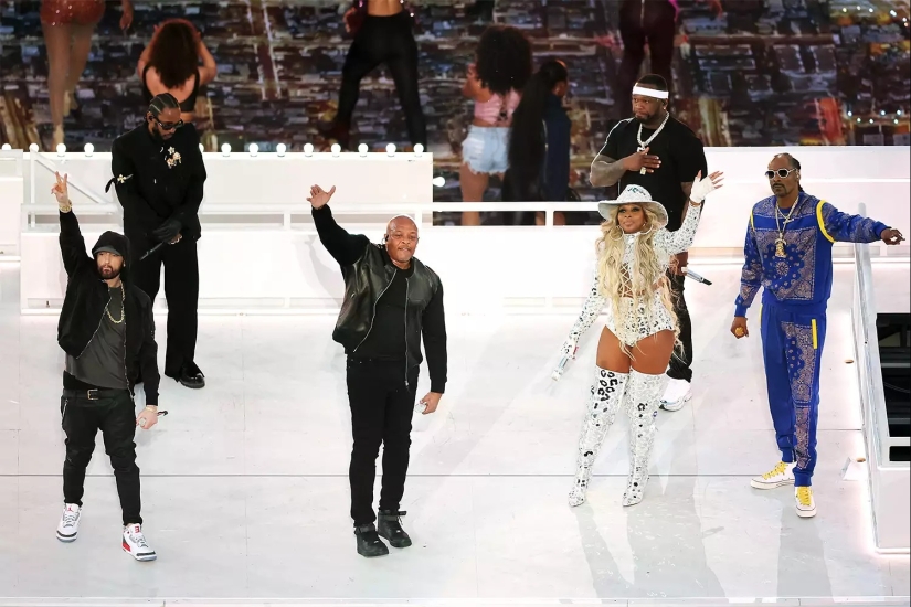 The 21 Best Super Bowl Halftime Shows: Revisiting the Big Game’s Most Controversial and Memorable Performances (From Janet Jackson to Left Shark!)