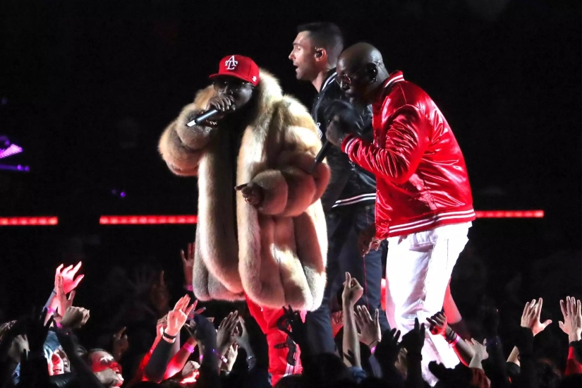 The 21 Best Super Bowl Halftime Shows: Revisiting the Big Game’s Most Controversial and Memorable Performances (From Janet Jackson to Left Shark!)