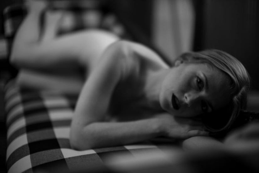 The Aesthetics of Silence: How Photographer Michelle Bomberger Reimagined the Nude Genre The Aesthetics of Silence: How Photographer Michelle Bomberger Reimagined the Nude Genre