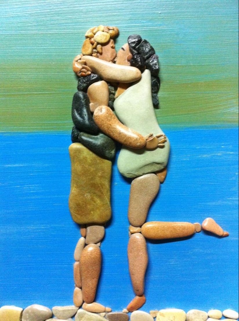 The artist makes amazingly realistic paintings from stones found on the beach