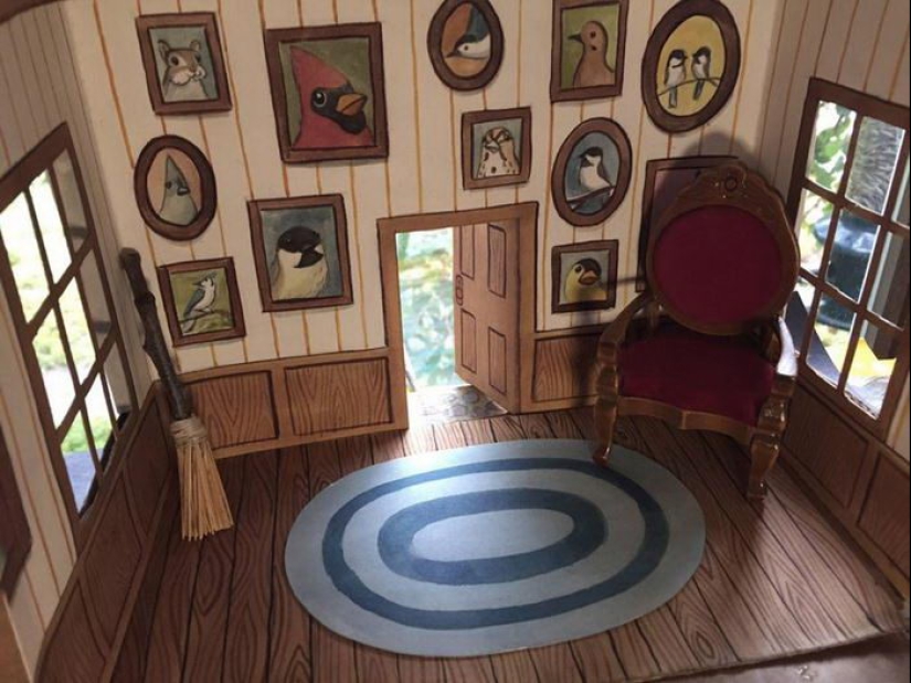 The artist makes cute houses for birds The artist makes cute houses for birds