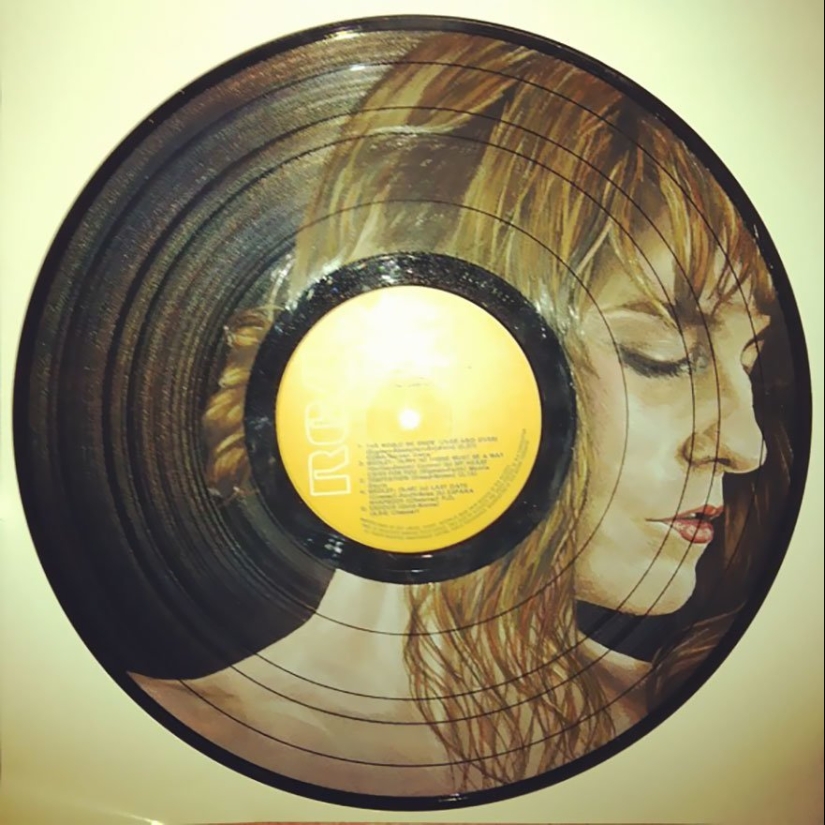 The artist turns old vinyl records into works of art The artist turns old vinyl records into works of art