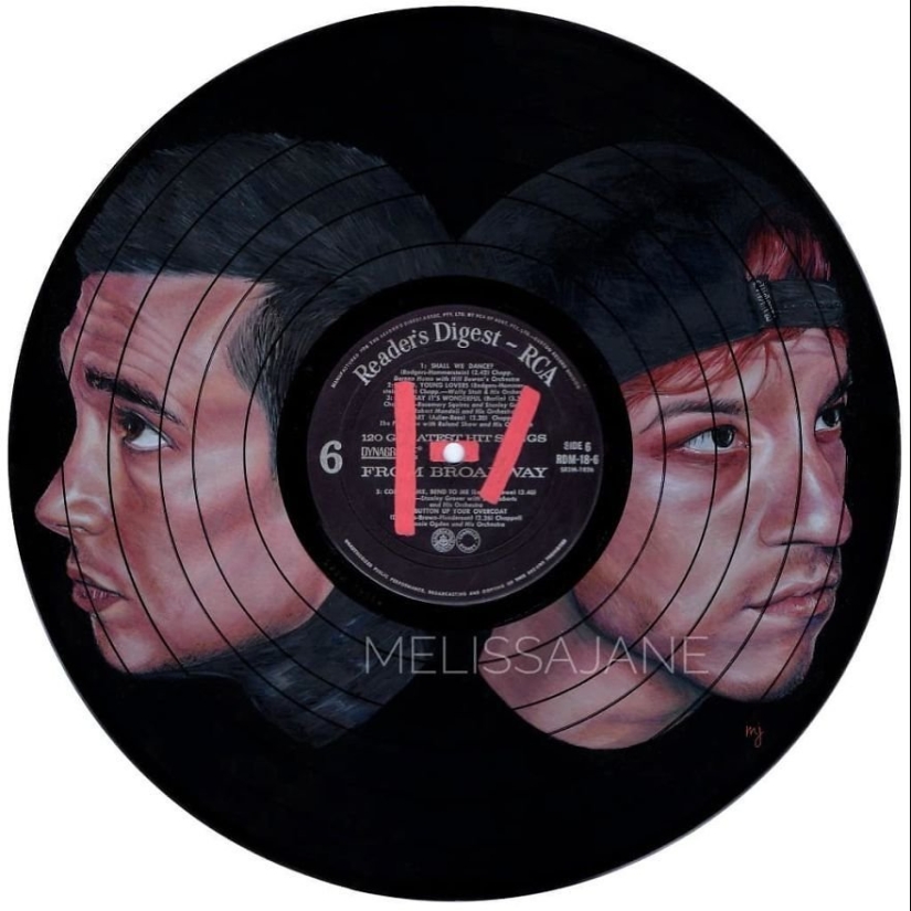 The artist turns old vinyl records into works of art The artist turns old vinyl records into works of art