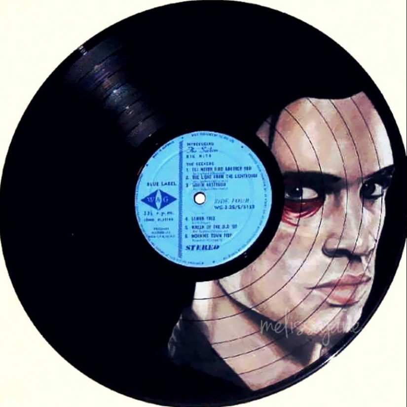 The artist turns old vinyl records into works of art The artist turns old vinyl records into works of art
