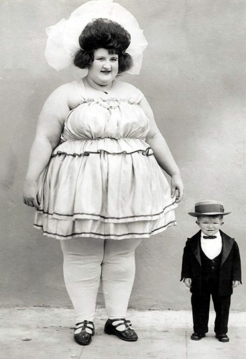 The biggest woman and the smallest man - the story of one photograph The biggest woman and the smallest man - the story of one photograph