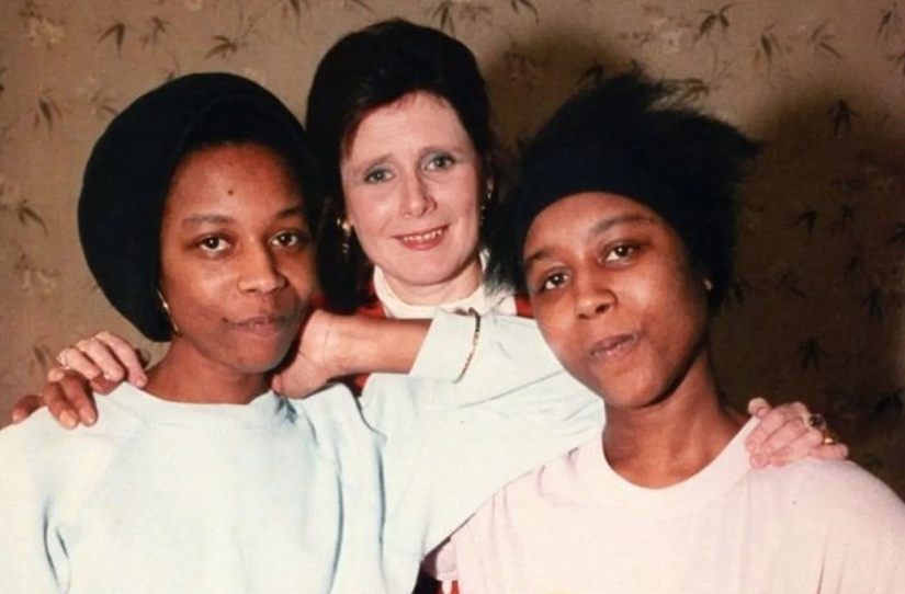 The dark story of silent twins June and Jennifer Gibbons The dark story of silent twins June and Jennifer Gibbons