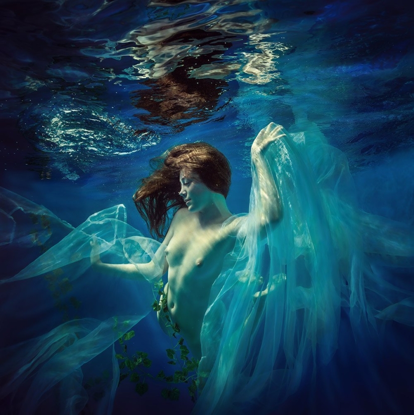 The Element of Water and the Beauty of the Female Body in Dmitry Laudin's Photographs The Element of Water and the Beauty of the Female Body in Dmitry Laudin's Photographs