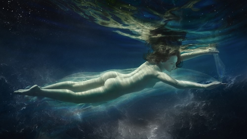 The Element of Water and the Beauty of the Female Body in Dmitry Laudin's Photographs The Element of Water and the Beauty of the Female Body in Dmitry Laudin's Photographs