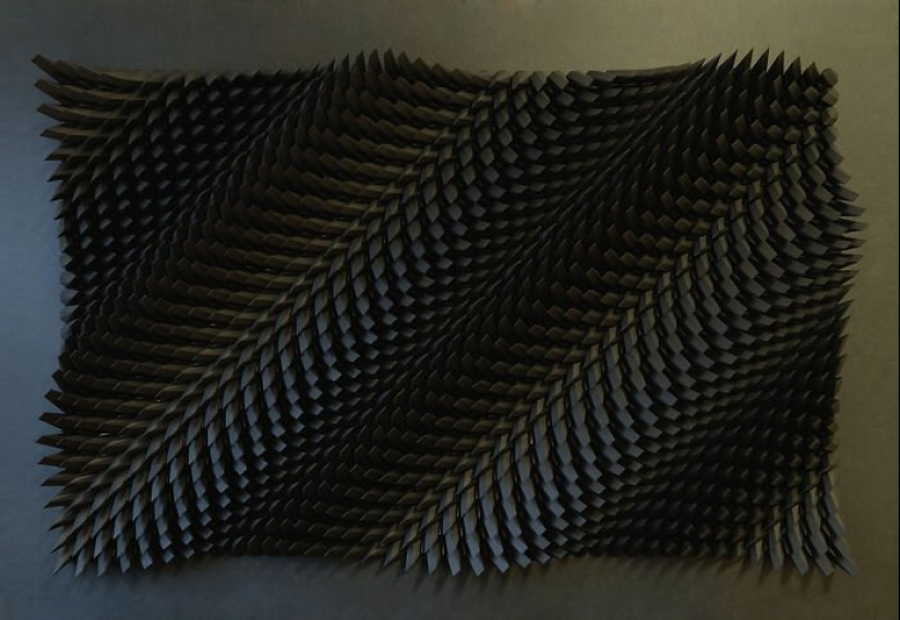 The engineer creates from paper geometric paintings and gifs, from which the eyes go crazy The engineer creates from paper geometric paintings and gifs, from which the eyes go crazy