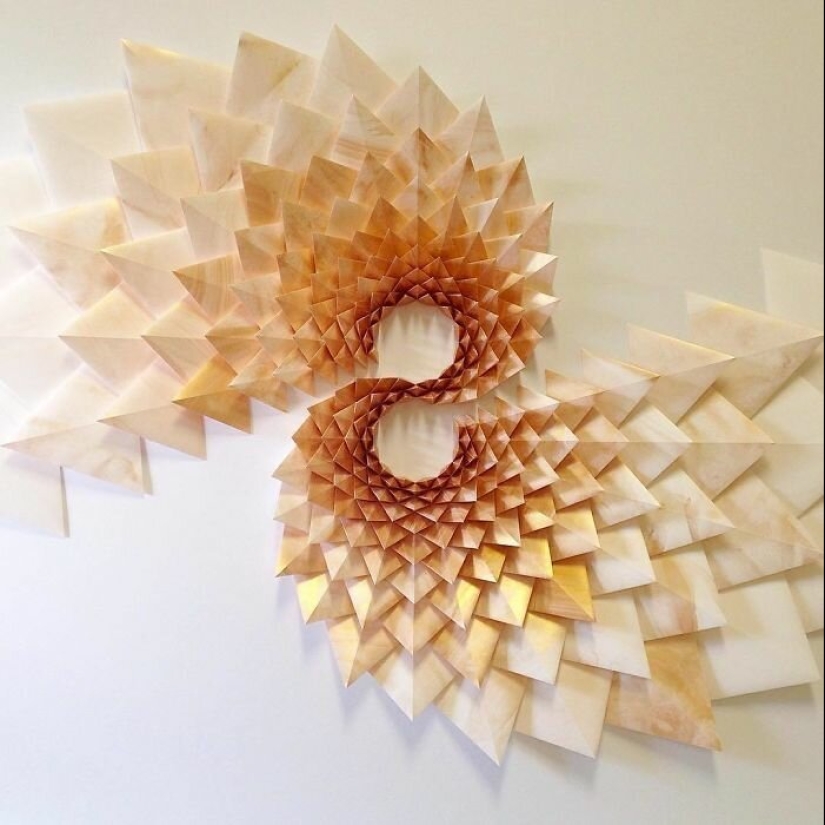 The engineer creates from paper geometric paintings and gifs, from which the eyes go crazy The engineer creates from paper geometric paintings and gifs, from which the eyes go crazy