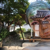 The face you can't believe: Korean woman creates optical illusions on her own body