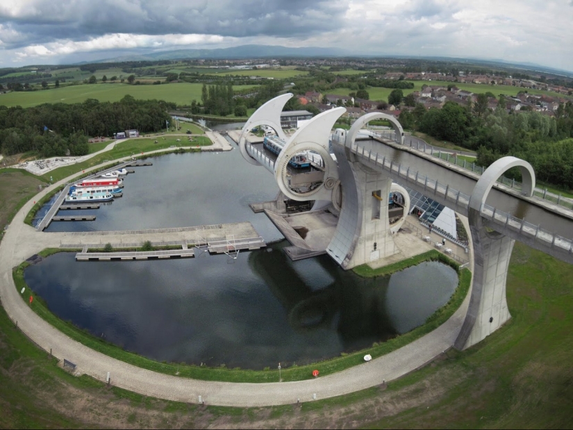 The Falkirk Wheel is a unique rotating structure that lifts entire ships The Falkirk Wheel is a unique rotating structure that lifts entire ships