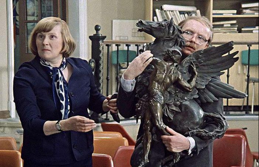 The four-legged star of "Mosfilm": bronze horse, which was shot no less Mironov The four-legged star of "Mosfilm": bronze horse, which was shot no less Mironov