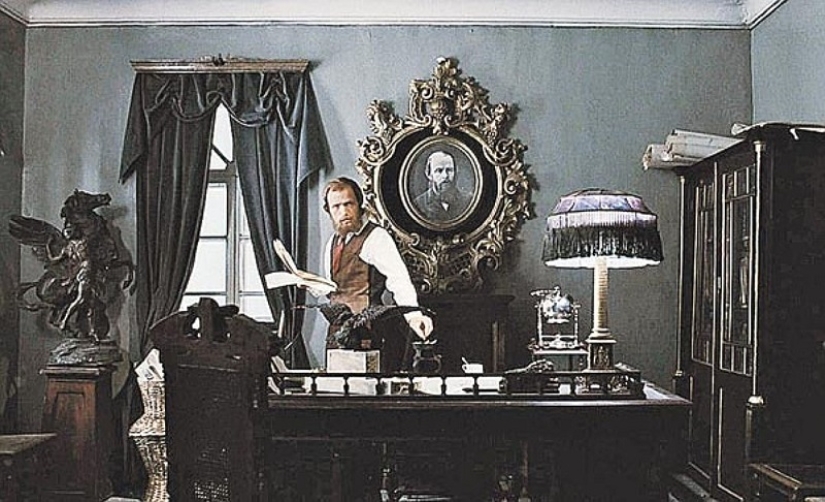 The four-legged star of "Mosfilm": bronze horse, which was shot no less Mironov The four-legged star of "Mosfilm": bronze horse, which was shot no less Mironov