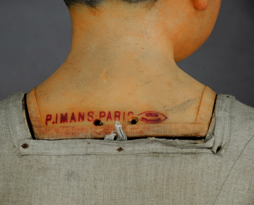 The Frightening Beauty of Pierre Imans&#39; Realistic Mannequins