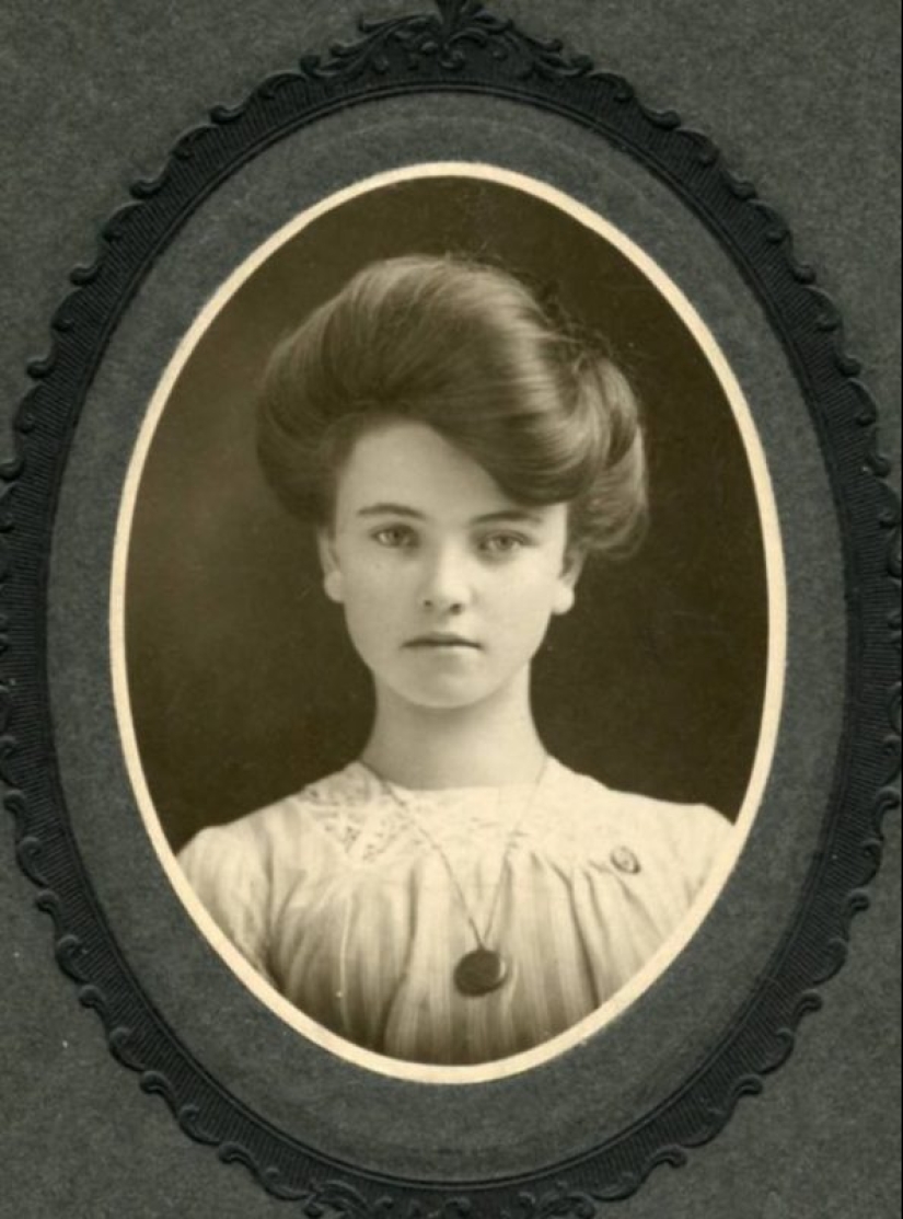 The genius of pure beauty: natural appeal of British girls in the beginning of XX century The genius of pure beauty: natural appeal of British girls in the beginning of XX century