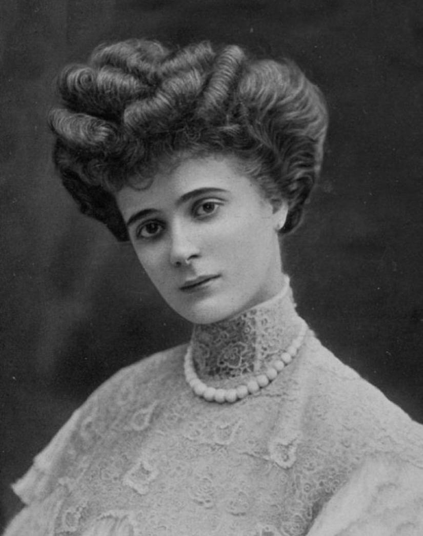 The genius of pure beauty: natural appeal of British girls in the beginning of XX century The genius of pure beauty: natural appeal of British girls in the beginning of XX century