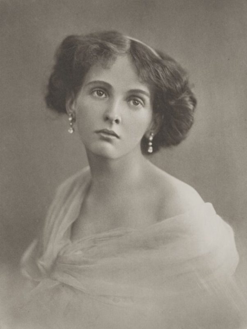 The genius of pure beauty: natural appeal of British girls in the beginning of XX century The genius of pure beauty: natural appeal of British girls in the beginning of XX century