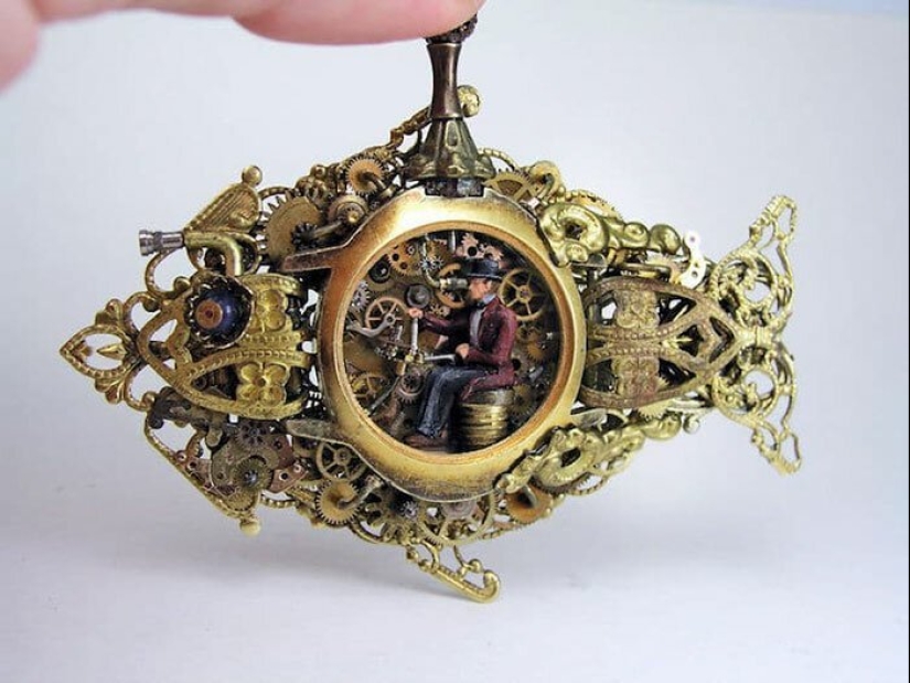 The Greek master Gregory Grozos creates miniature worlds within hours