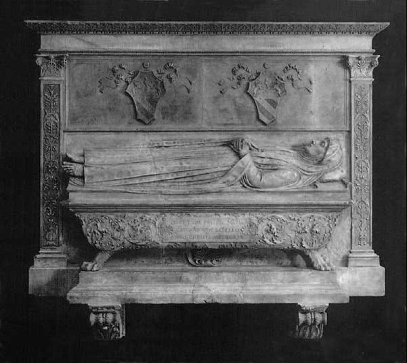 The high art of scams: 9 of the loudest scandals about fakes of world masterpieces The high art of scams: 9 of the loudest scandals about fakes of world masterpieces