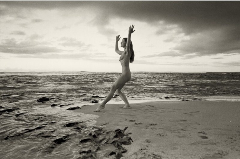 The hippie camp Taylor camp — a utopian place with no worries, evil and clothing