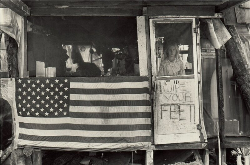 The hippie camp Taylor camp — a utopian place with no worries, evil and clothing