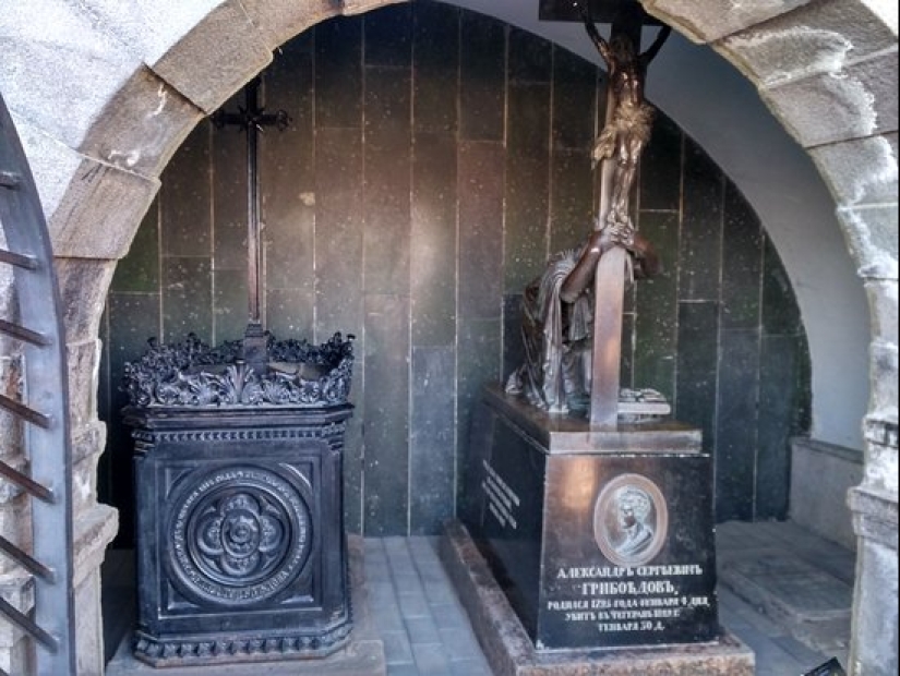 The history of the "Black rose": widowed at the age of 16, his wife Griboyedov kept mourning life