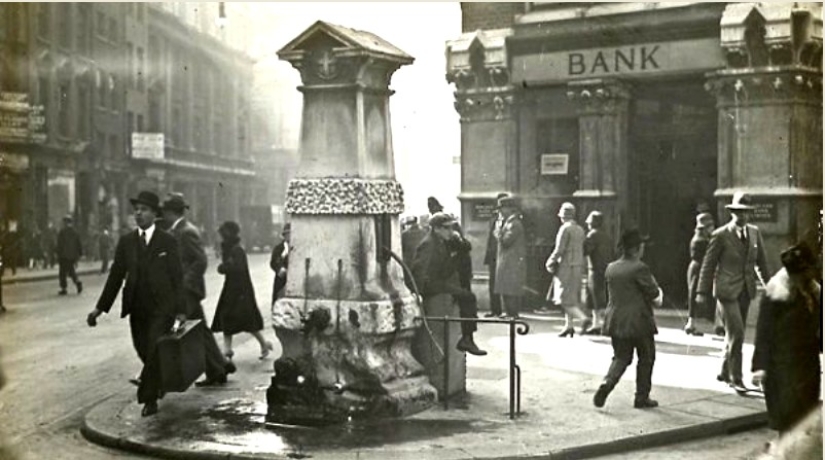 The Horrific Story of London's 'Death Pump' That Poisoned Thousands of Citizens The Horrific Story of London's 'Death Pump' That Poisoned Thousands of Citizens