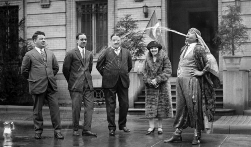 The Human Fountain of Hadji Ali: The Story of an Artist of an Unpleasant Genre