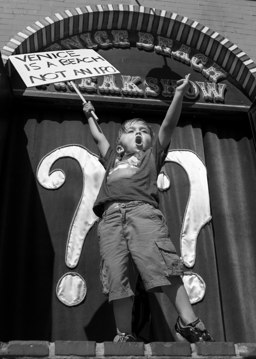 The last days of Bohemian paradise: crazy Venice beach in the lens of an Israeli photographer The last days of Bohemian paradise: crazy Venice beach in the lens of an Israeli photographer