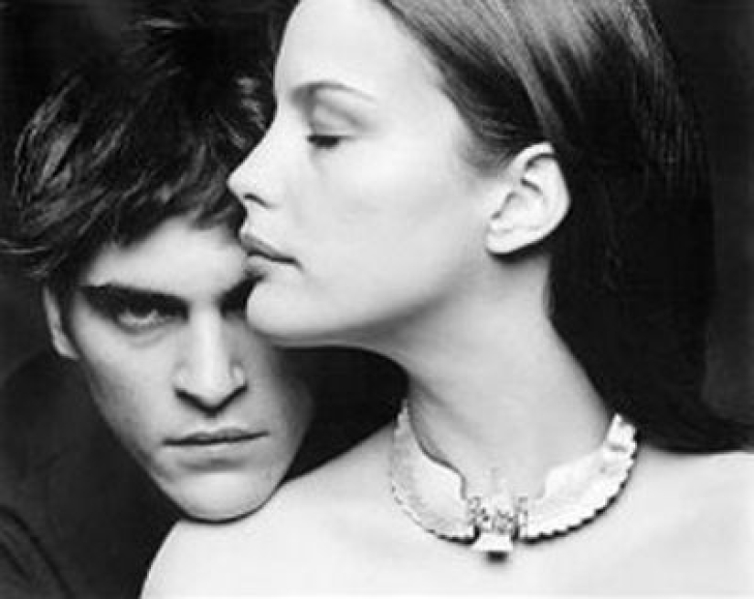 The Love Story of Joaquin Phoenix and Liv Tyler: Between Light and Shadows The Love Story of Joaquin Phoenix and Liv Tyler: Between Light and Shadows