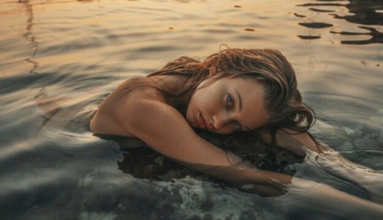 The magic of light, air and water in the photographs of Alessio Albi