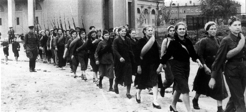 "The main thing is not to die in men's underwear»: how women survived and coped with everyday life during the war "The main thing is not to die in men's underwear»: how women survived and coped with everyday life during the war