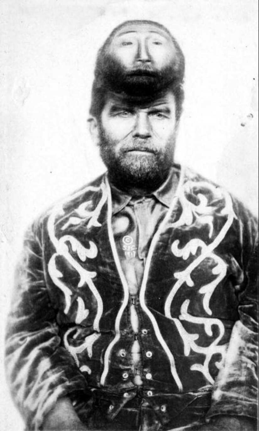 The man with two heads: portraits of Pasqual Pinon, the beginning of the twentieth century The man with two heads: portraits of Pasqual Pinon, the beginning of the twentieth century