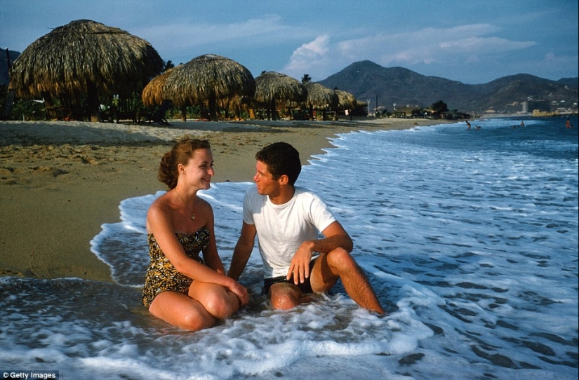 The Mexican Riviera of the 1950s, when Acapulco was not yet the fiefdom of drug dealers The Mexican Riviera of the 1950s, when Acapulco was not yet the fiefdom of drug dealers