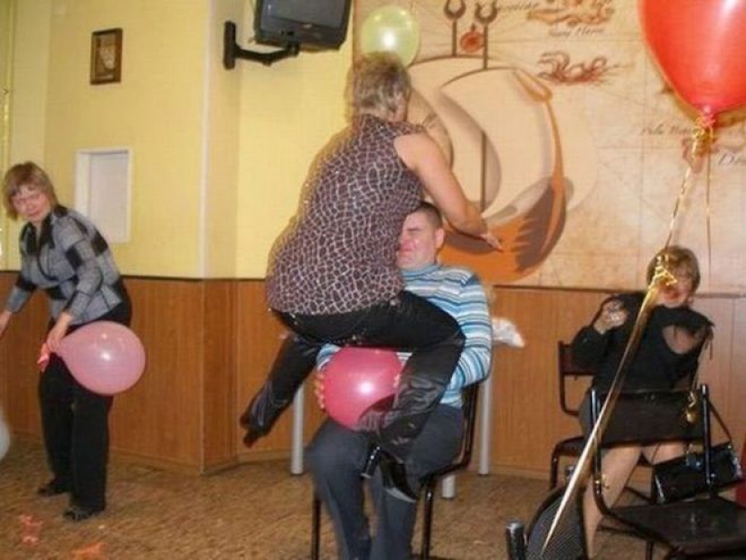 The most bizarre competitions at the wedding: 25 photos that all ashamed The most bizarre competitions at the wedding: 25 photos that all ashamed