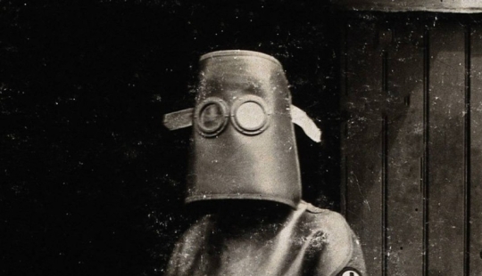 The most frightening, unusual and sinister uniform in history The most frightening, unusual and sinister uniform in history