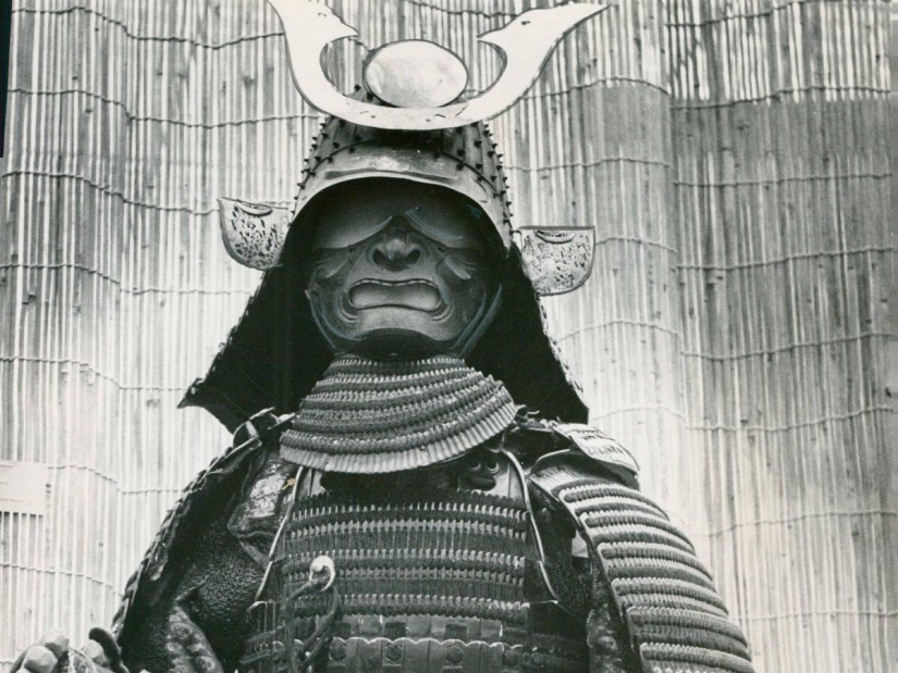 The most frightening, unusual and sinister uniform in history The most frightening, unusual and sinister uniform in history