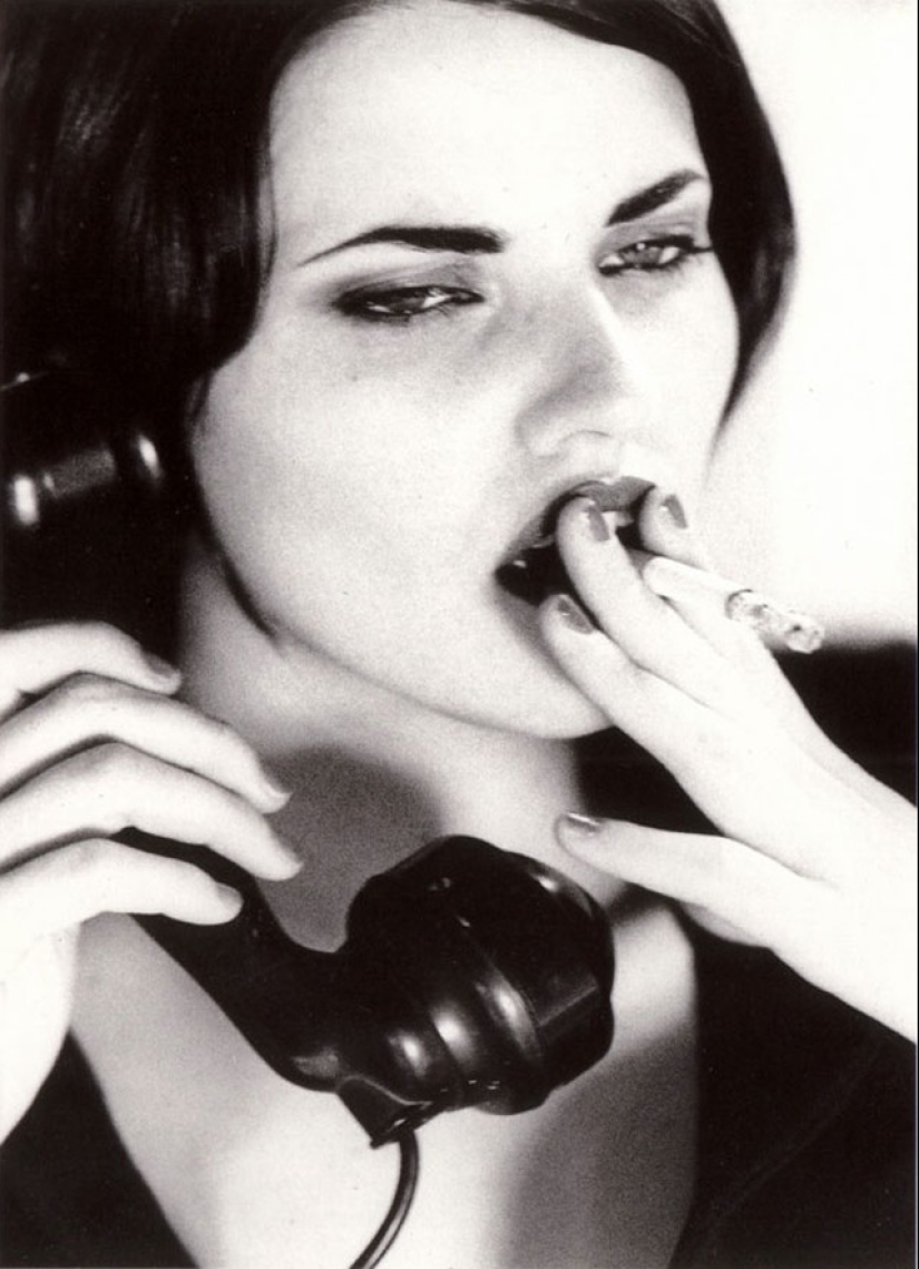 The mystery of femininity in erotic photographs by Ellen von Unwerth The mystery of femininity in erotic photographs by Ellen von Unwerth